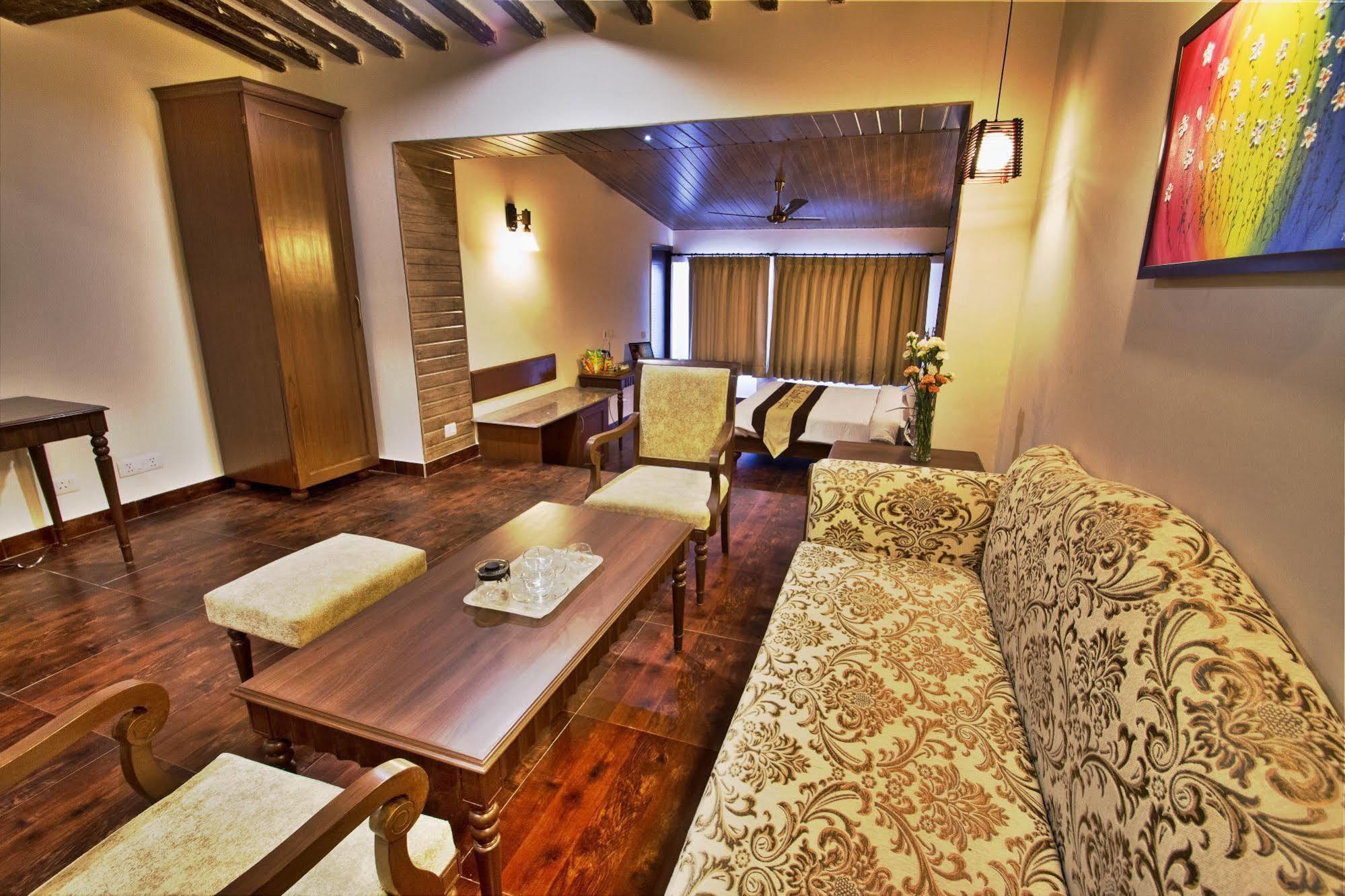 One Earth Royale Boutique Hotel Mussoorie Exteriör bild