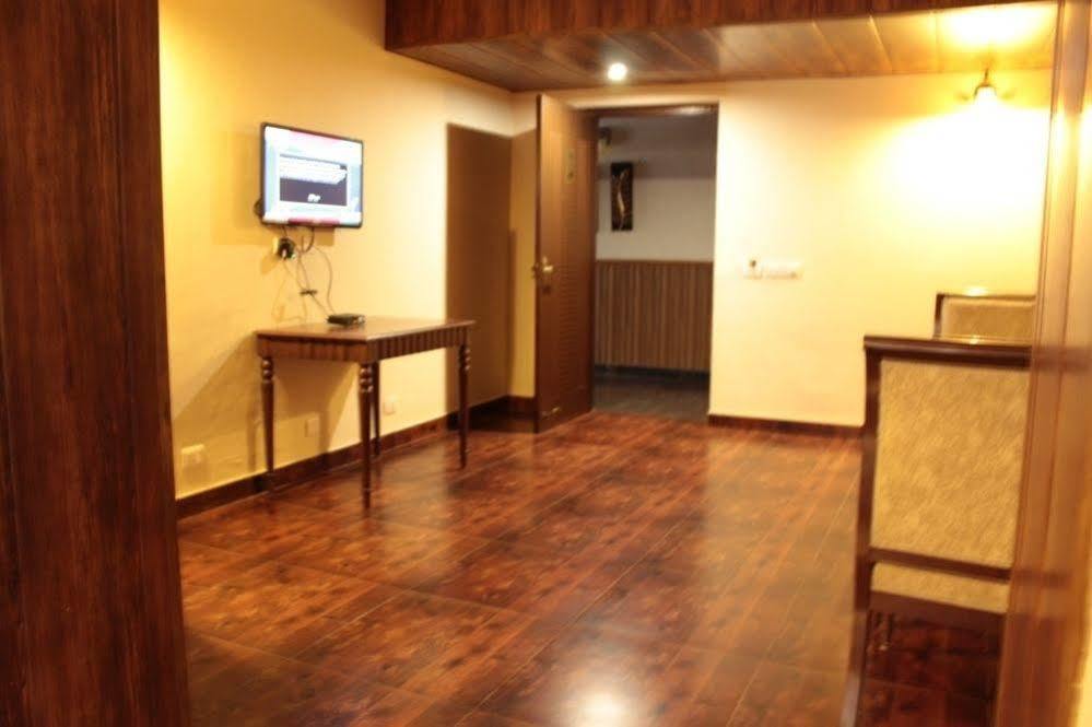One Earth Royale Boutique Hotel Mussoorie Exteriör bild
